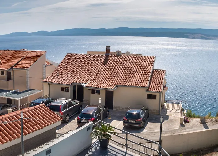 Marina Hotel
